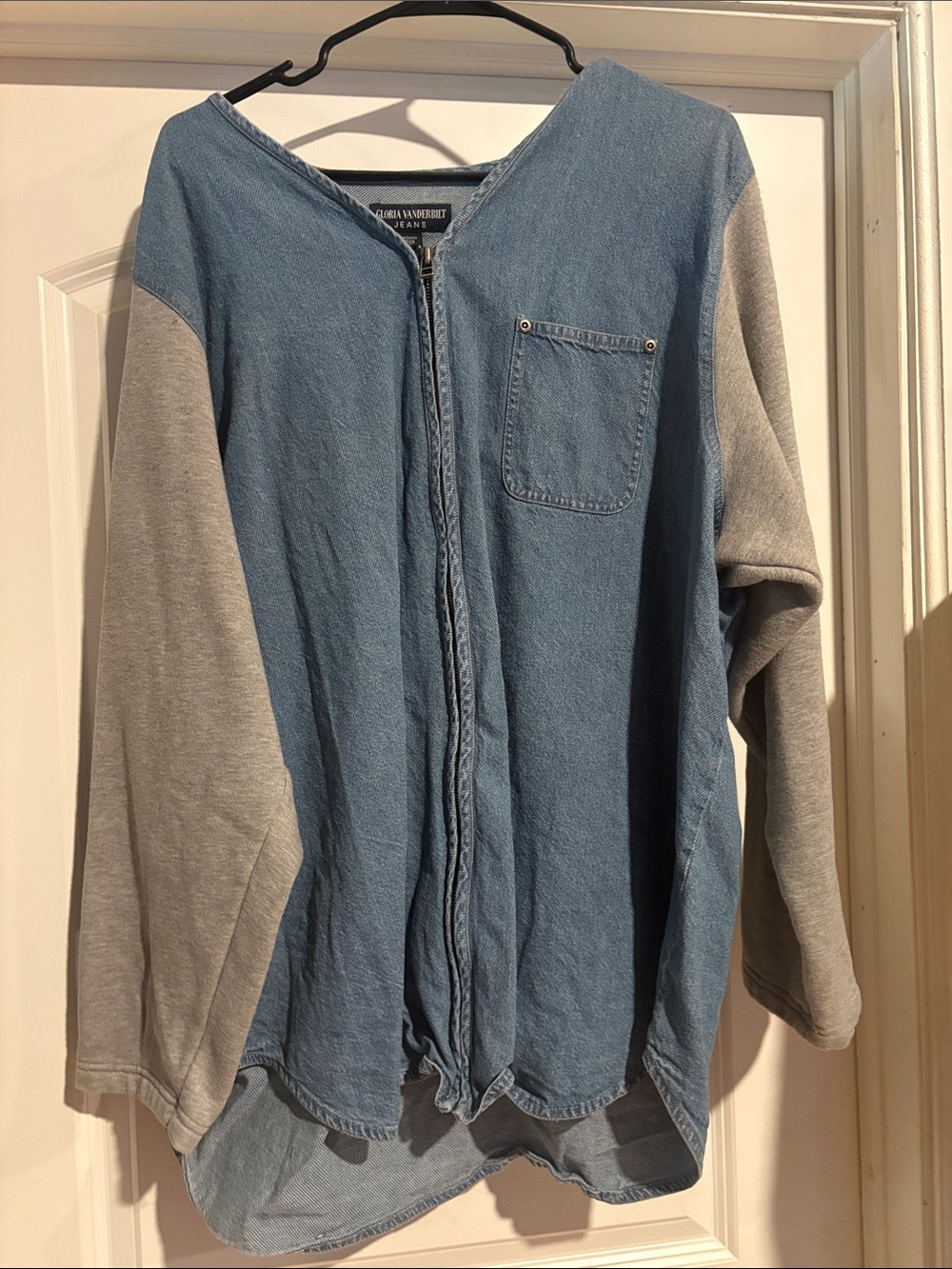 Vintage Gloria Vanderbilt Jeans - Denim-Grey-Sleeve Women’s Zip Sweater
